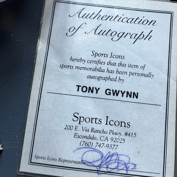 Tony Gwynn Signed Baseball - Picture 5 of 6